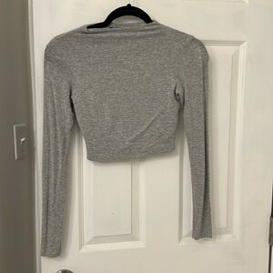 gray crop top